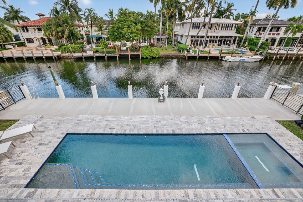 2425 Delmar Fort Lauderdale, FL 33301