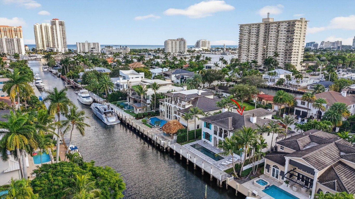 2425 Delmar Fort Lauderdale, FL 33301