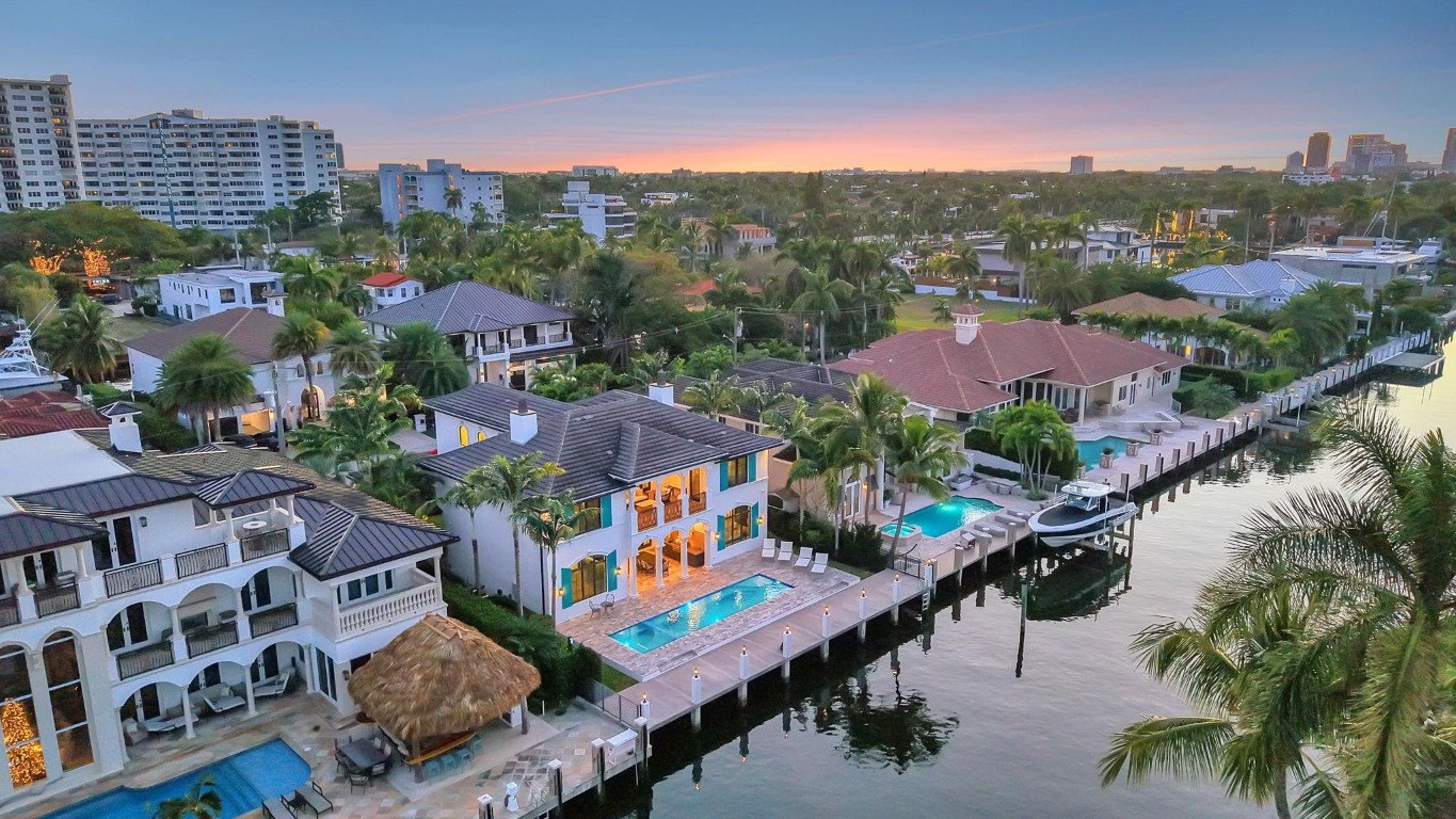 2425 Delmar Fort Lauderdale, FL 33301