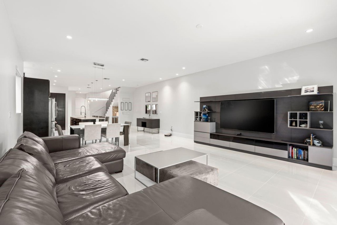 928 NE 16th #928 Fort Lauderdale, FL 33304