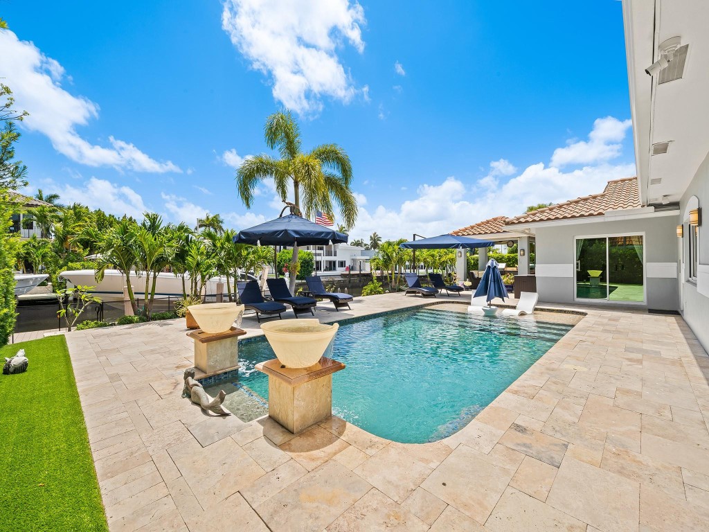 3040 46th Fort Lauderdale, FL 33308