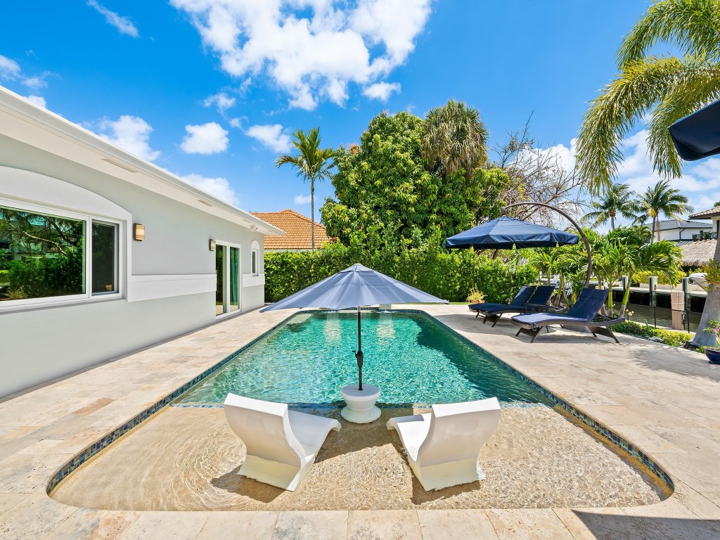 3040 46th Fort Lauderdale, FL 33308