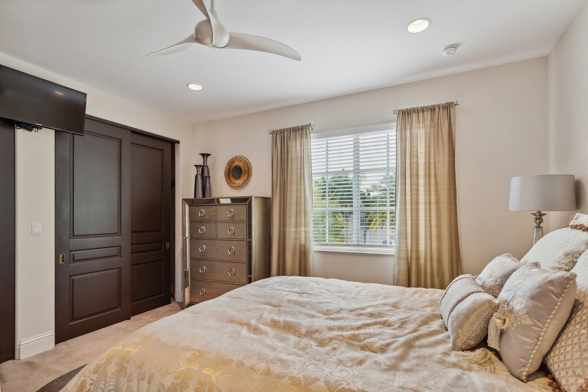 2461 SE 10th Pompano Beach, FL 33062