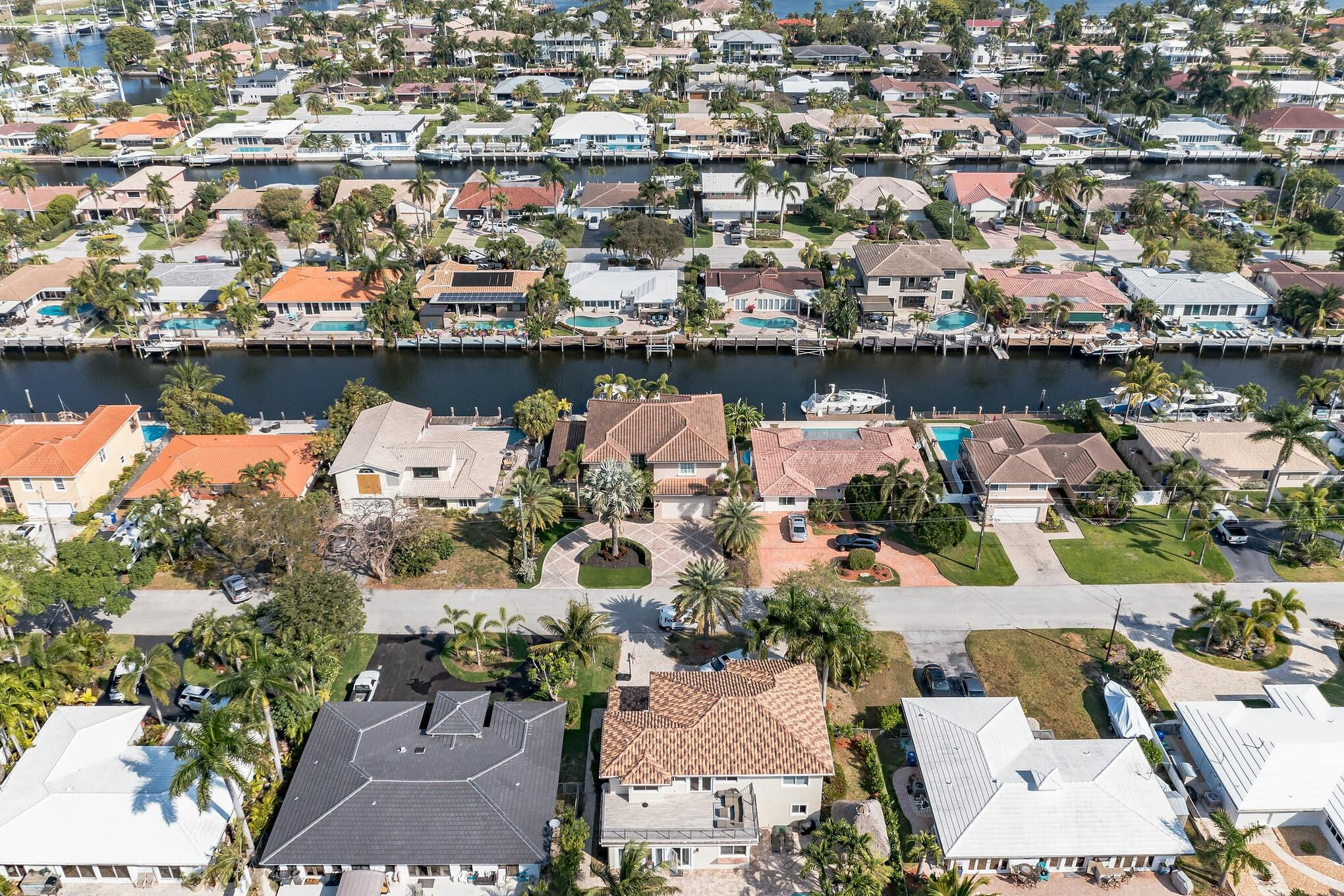 2461 SE 10th Pompano Beach, FL 33062