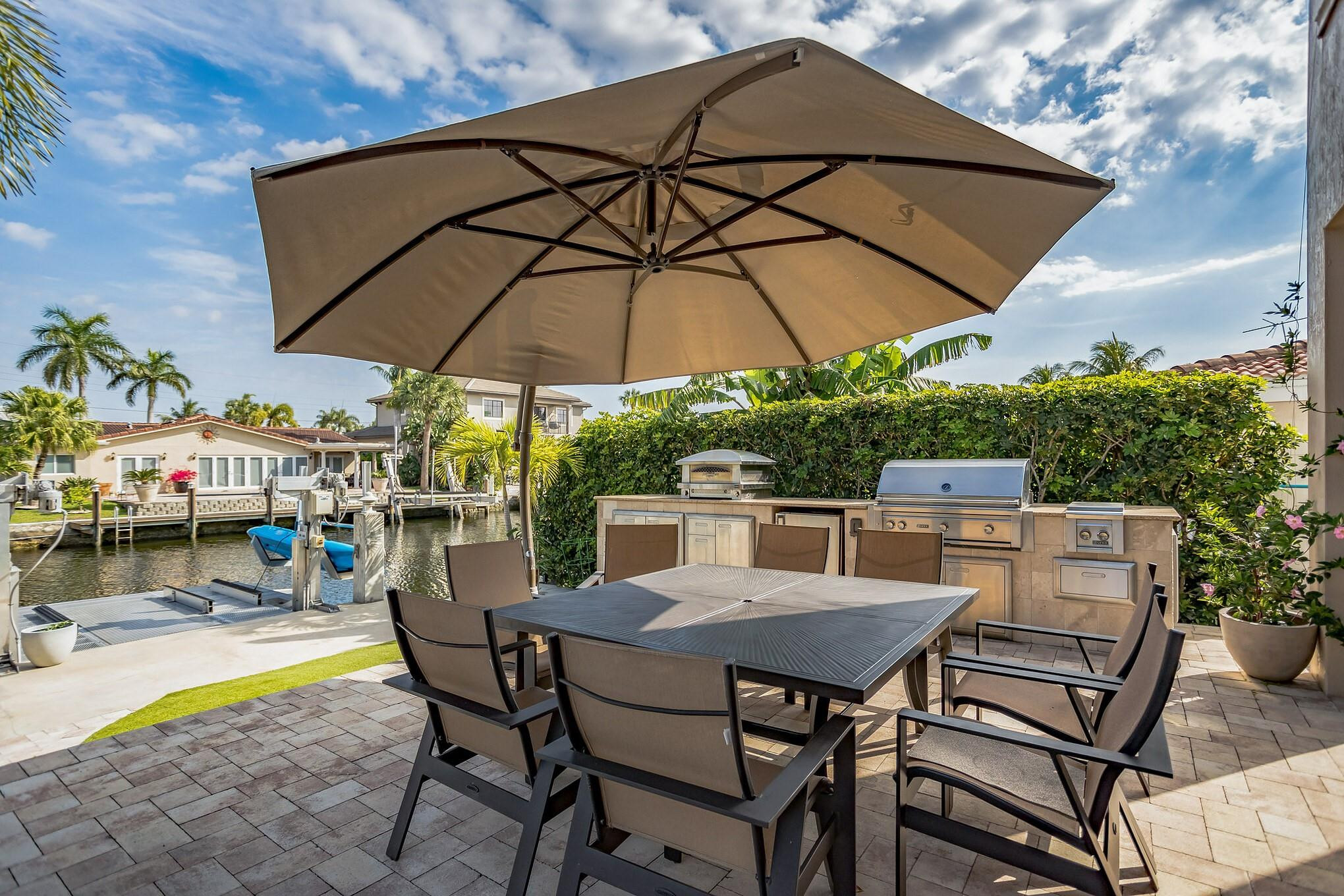 2461 SE 10th Pompano Beach, FL 33062