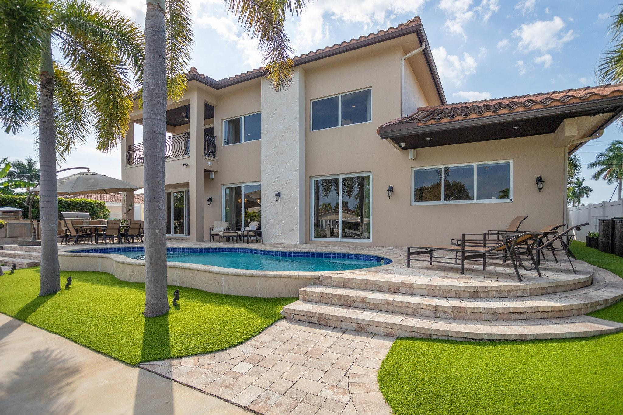 2461 SE 10th Pompano Beach, FL 33062