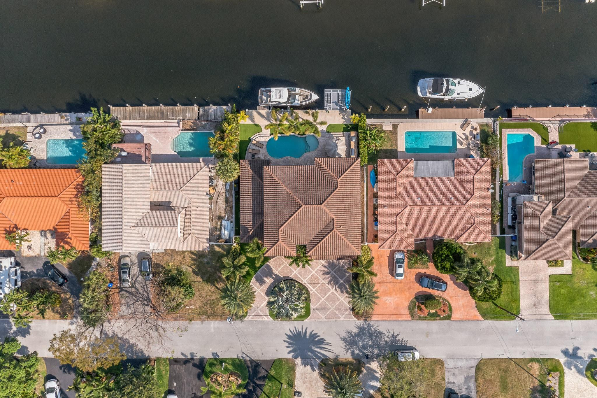 2461 SE 10th Pompano Beach, FL 33062