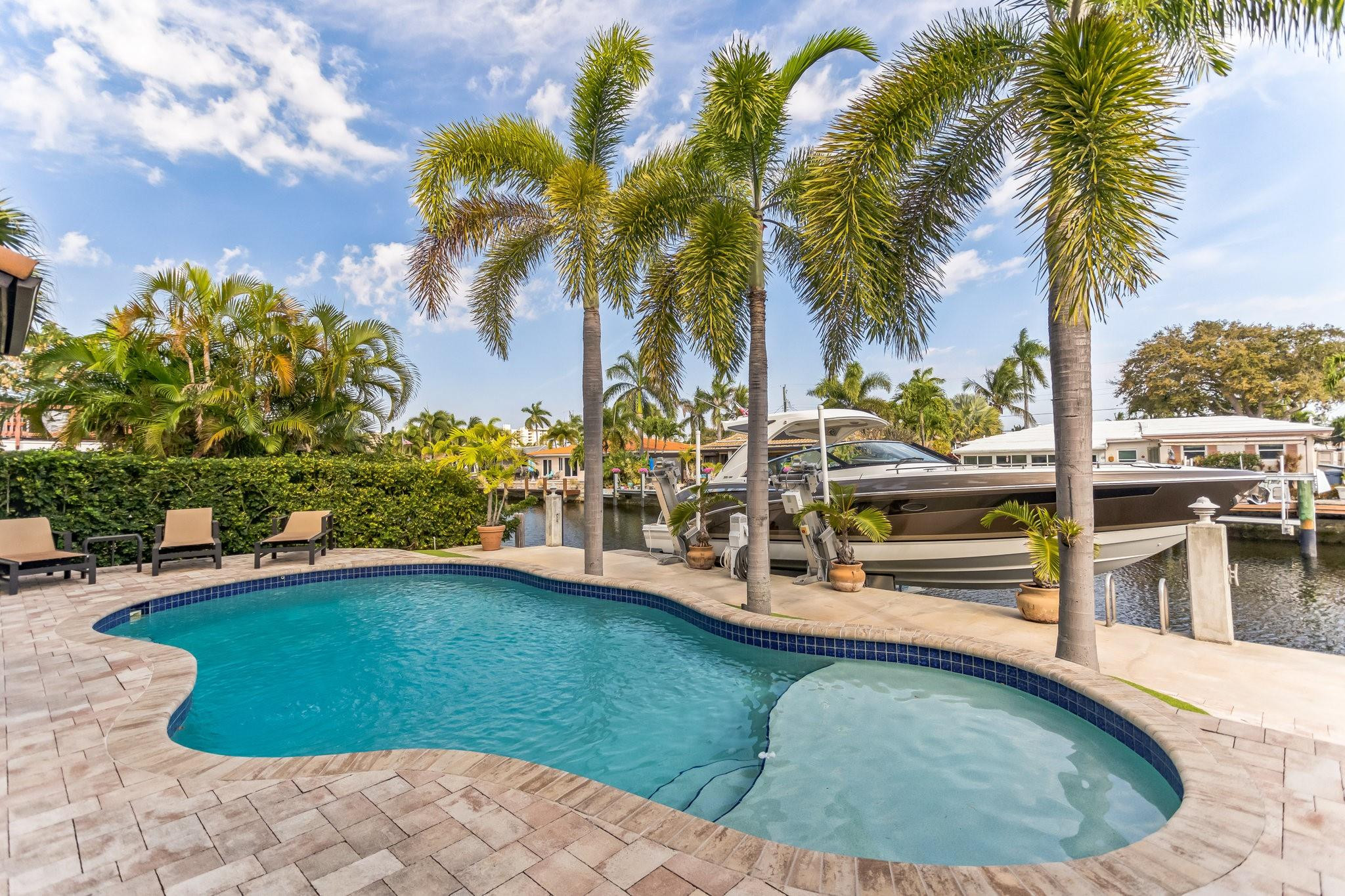 2461 SE 10th Pompano Beach, FL 33062