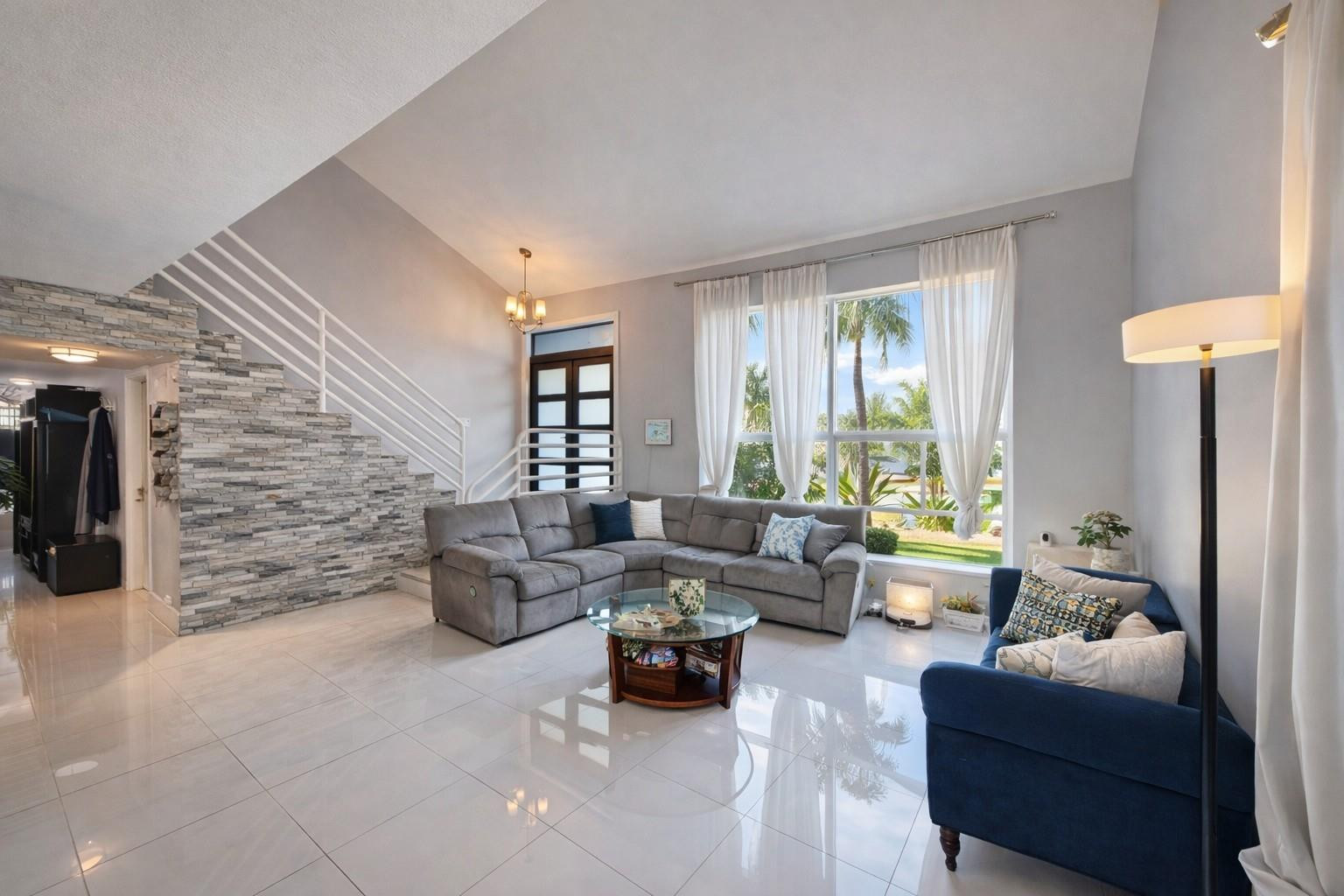 16070 SW 89th Ave Palmetto Bay, FL 33157