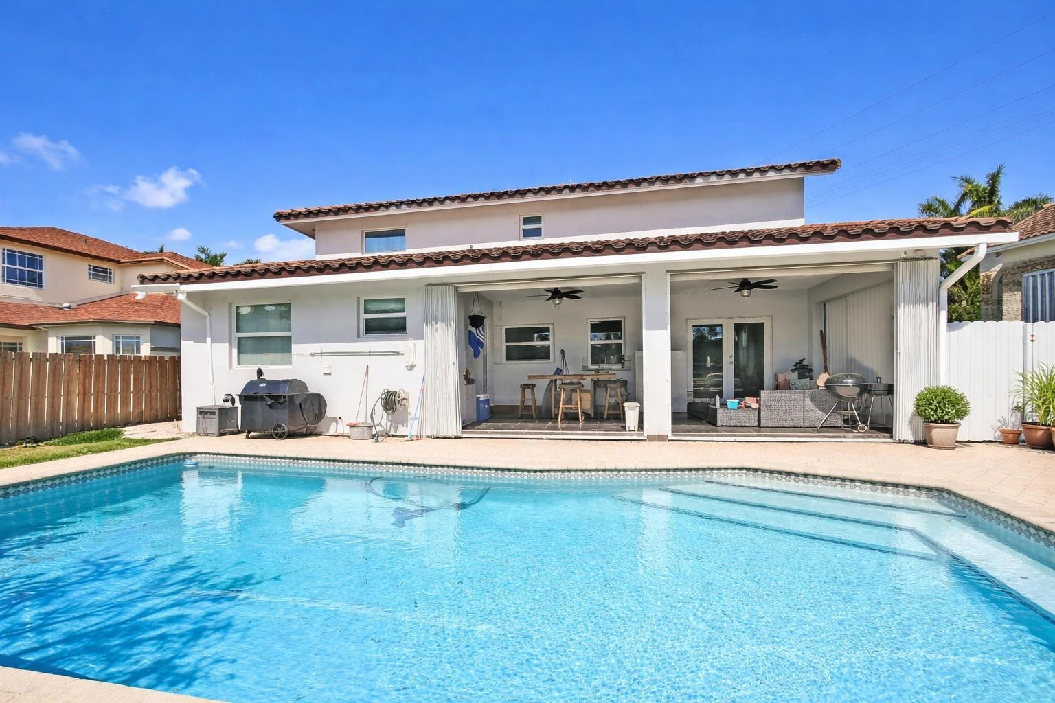 16070 SW 89th Ave Palmetto Bay, FL 33157