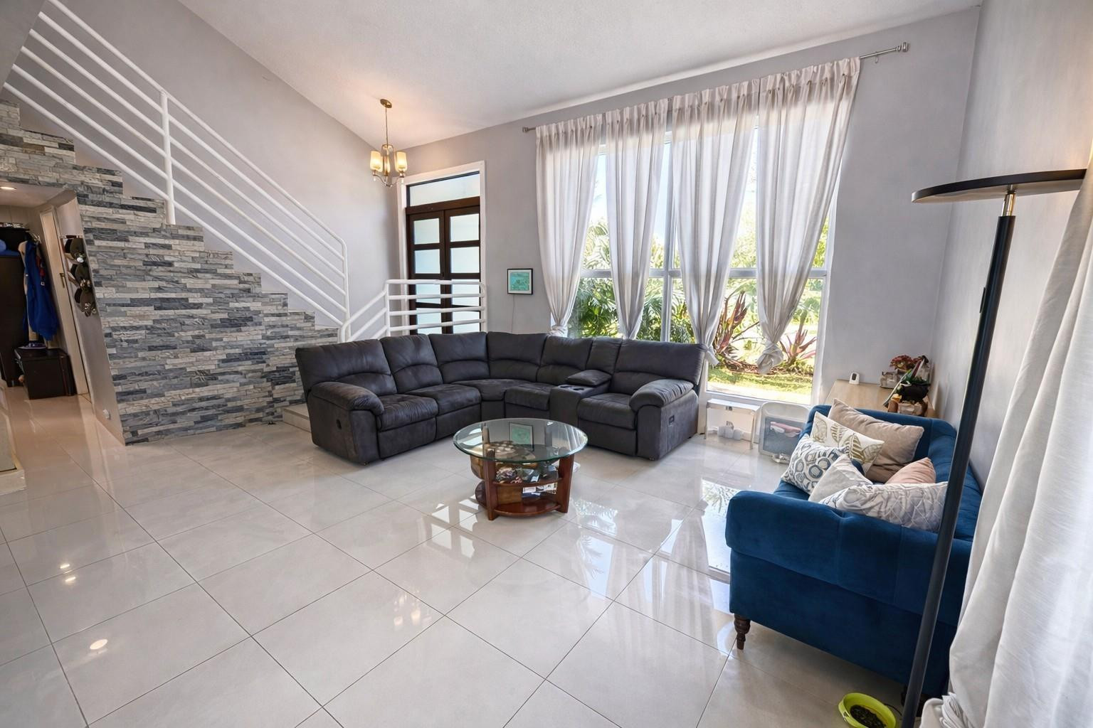 16070 SW 89th Ave Palmetto Bay, FL 33157