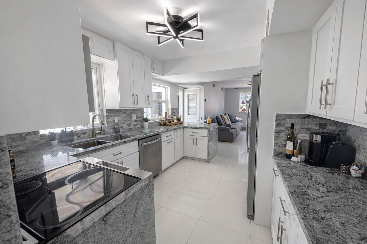 16070 SW 89th Ave Palmetto Bay, FL 33157