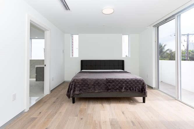 700 NE 14th #206 Fort Lauderdale, FL 33304