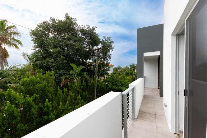 700 NE 14th #206 Fort Lauderdale, FL 33304