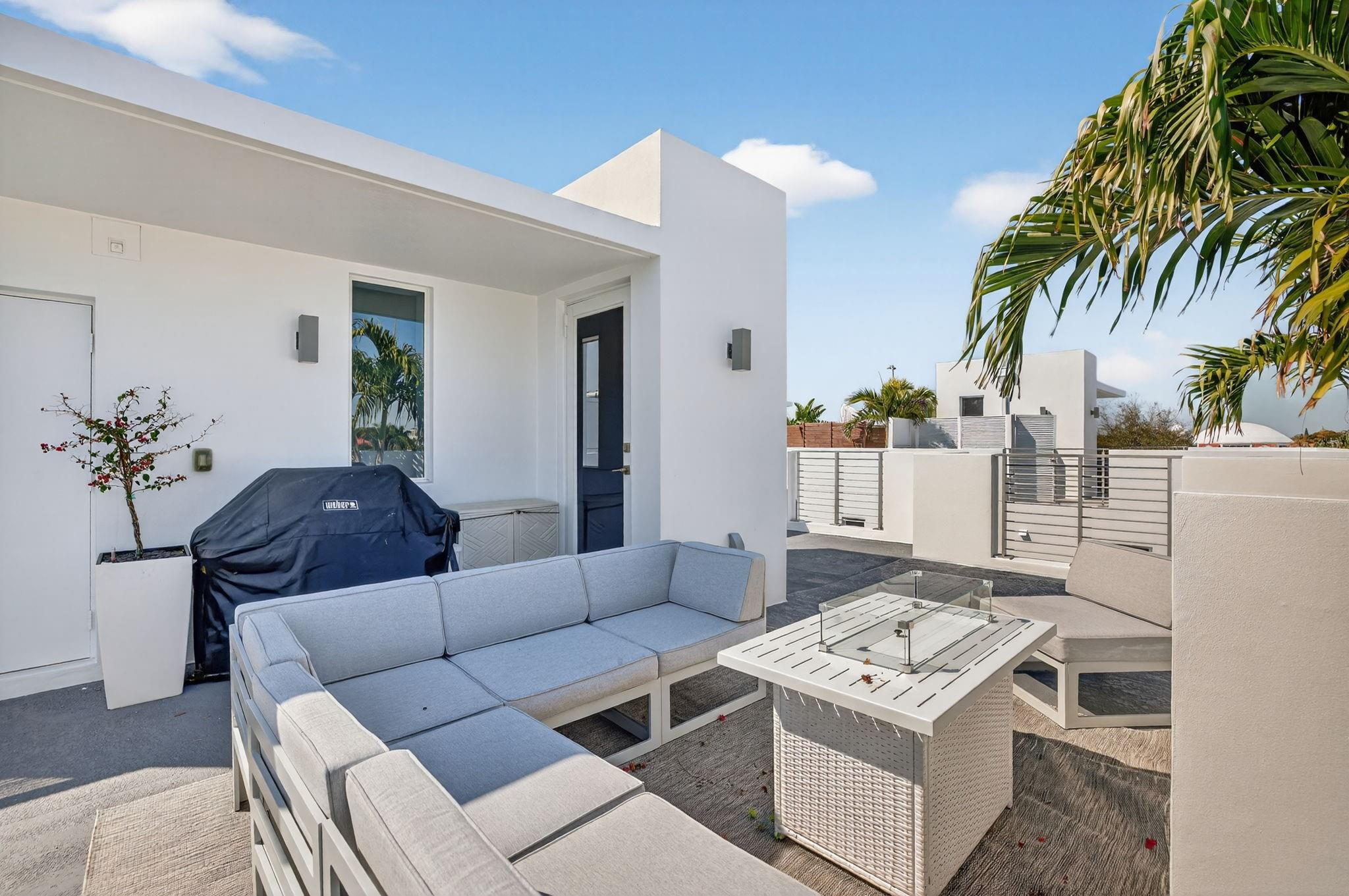 700 NE 14th #206 Fort Lauderdale, FL 33304