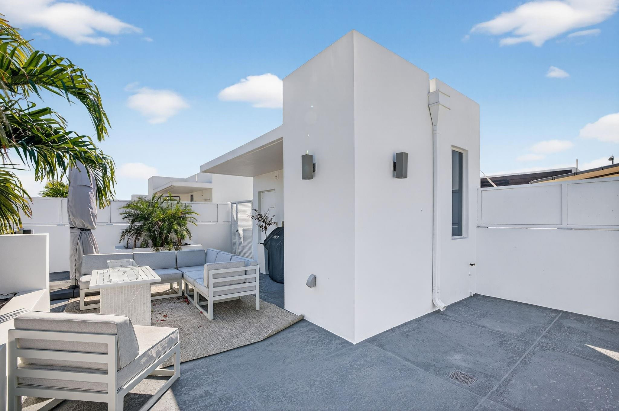 700 NE 14th #206 Fort Lauderdale, FL 33304