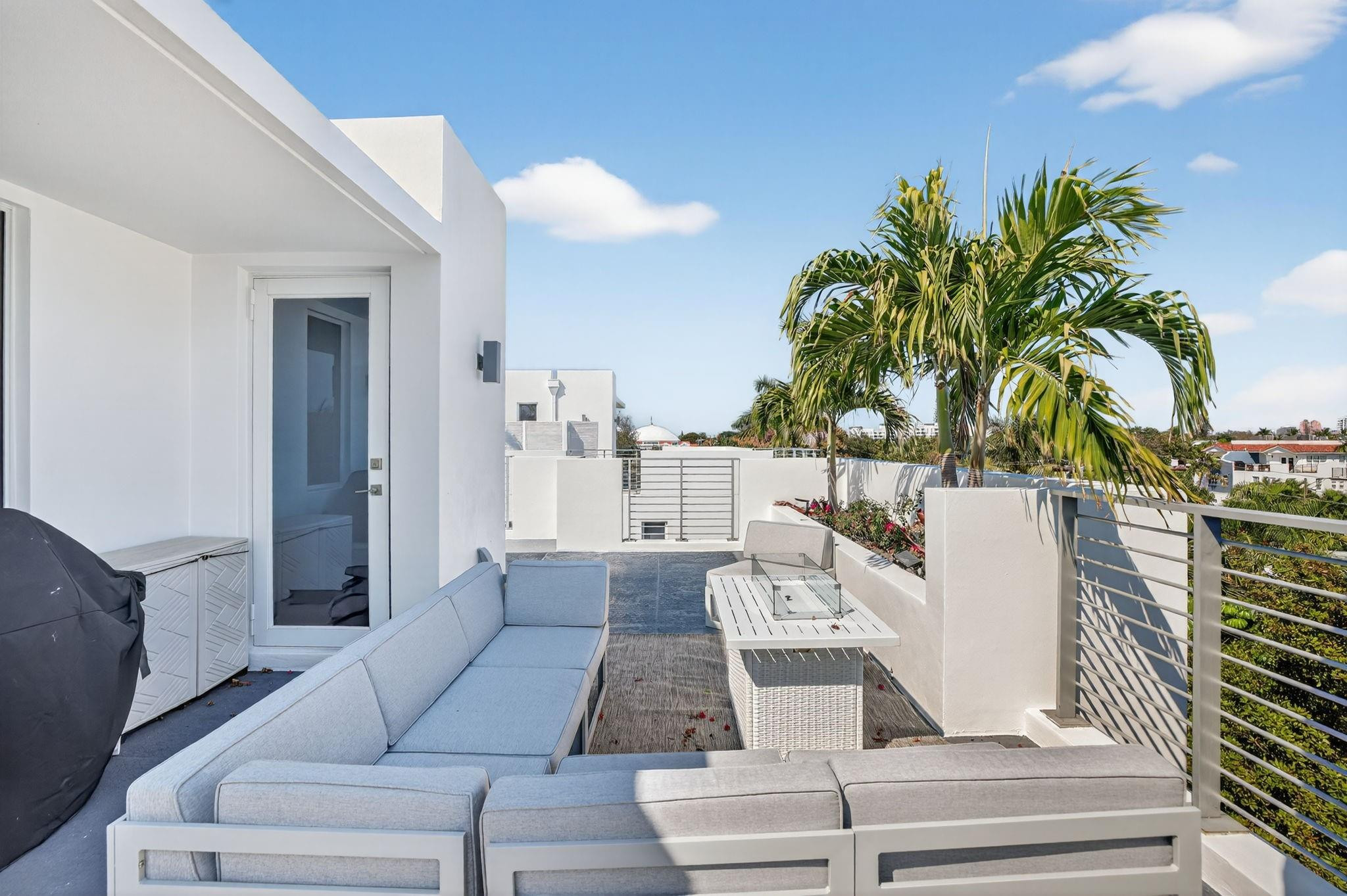 700 NE 14th #206 Fort Lauderdale, FL 33304