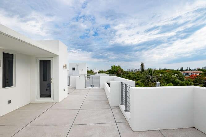 700 NE 14th #206 Fort Lauderdale, FL 33304