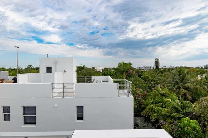 700 NE 14th #206 Fort Lauderdale, FL 33304