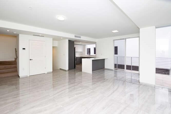 700 NE 14th #206 Fort Lauderdale, FL 33304