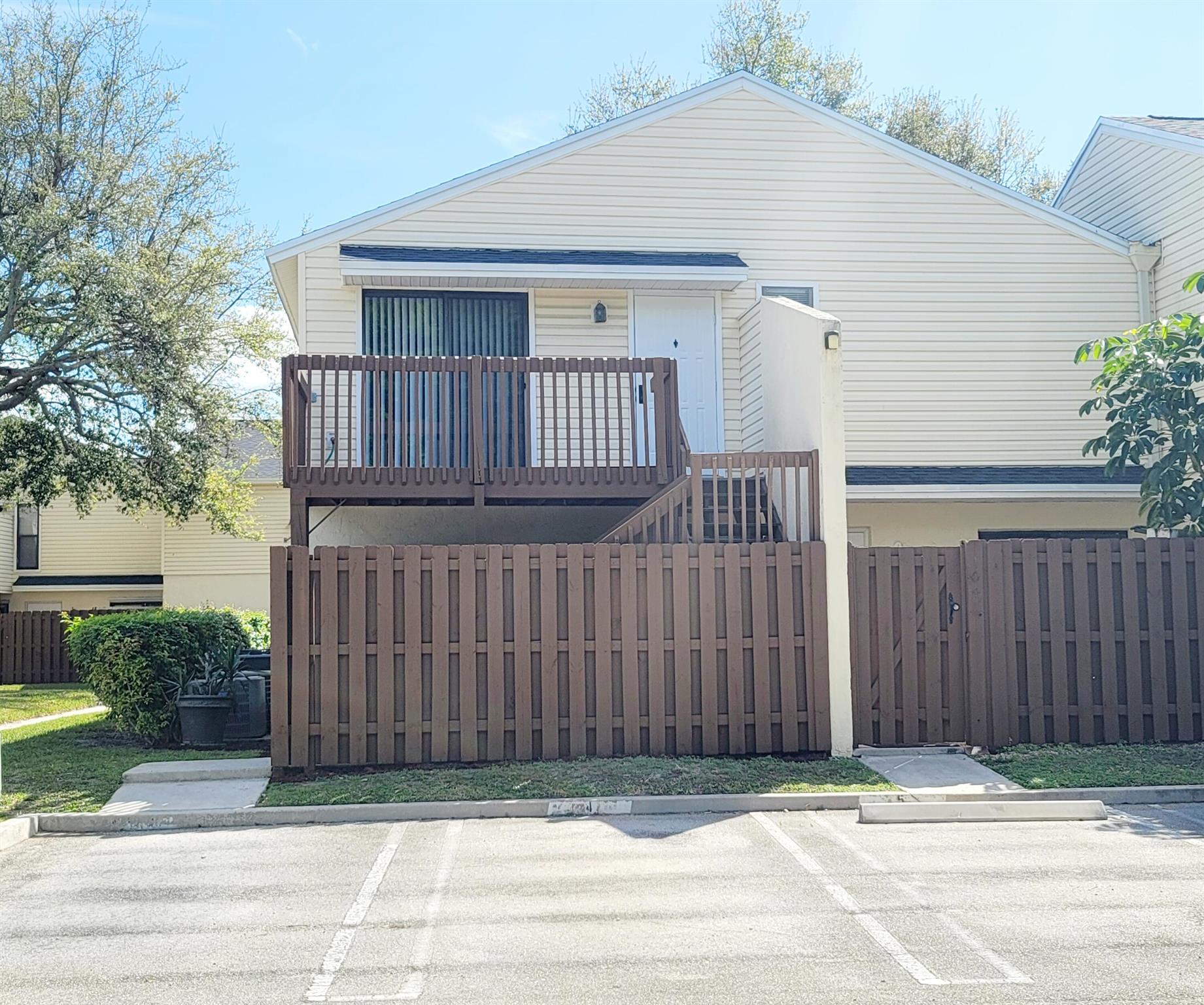 631 Executive Ctr Dr #K204,West Palm Beach, FL 33401
