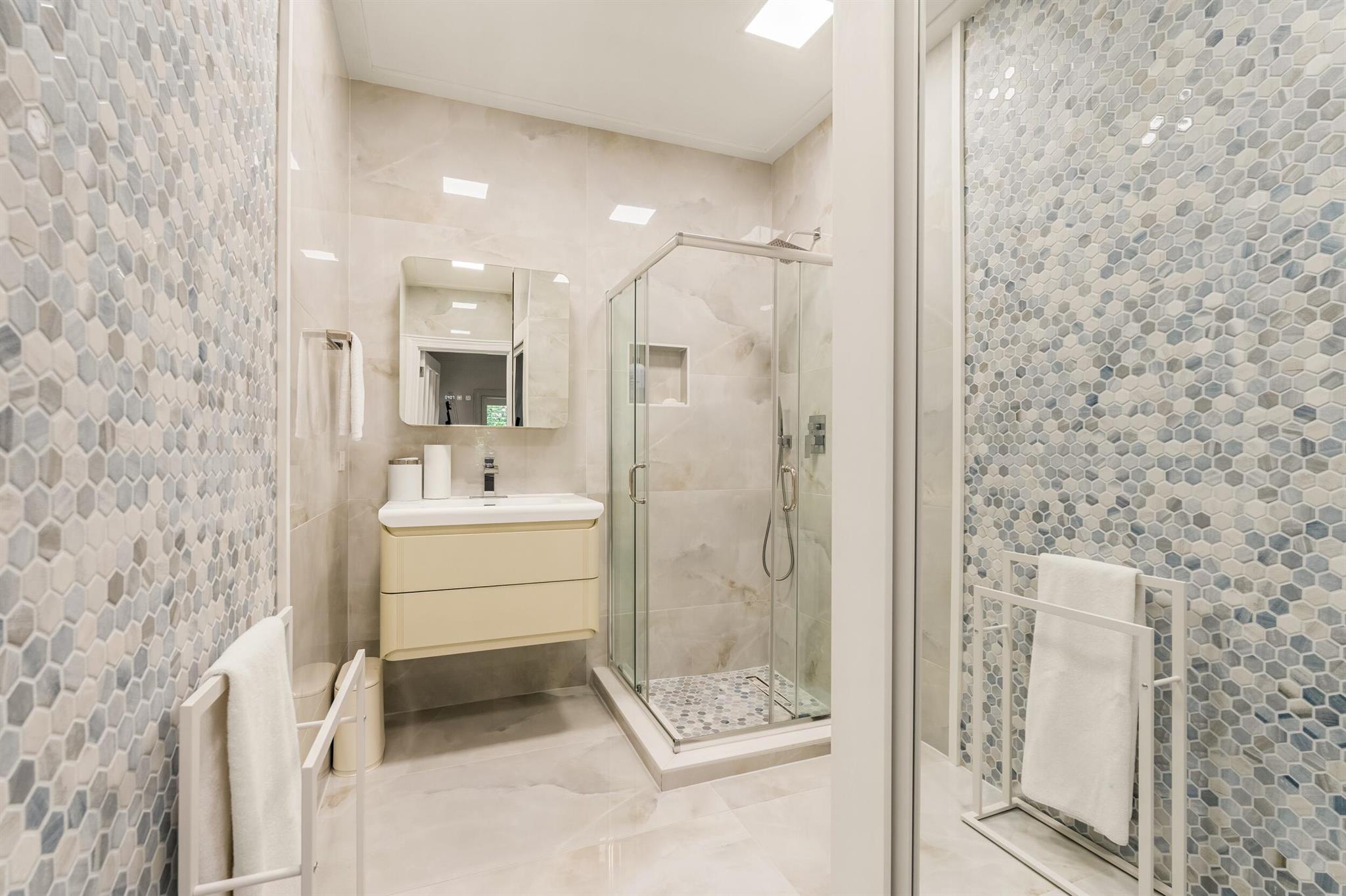 107 River Oak Dr Indian River Shores, FL 32963