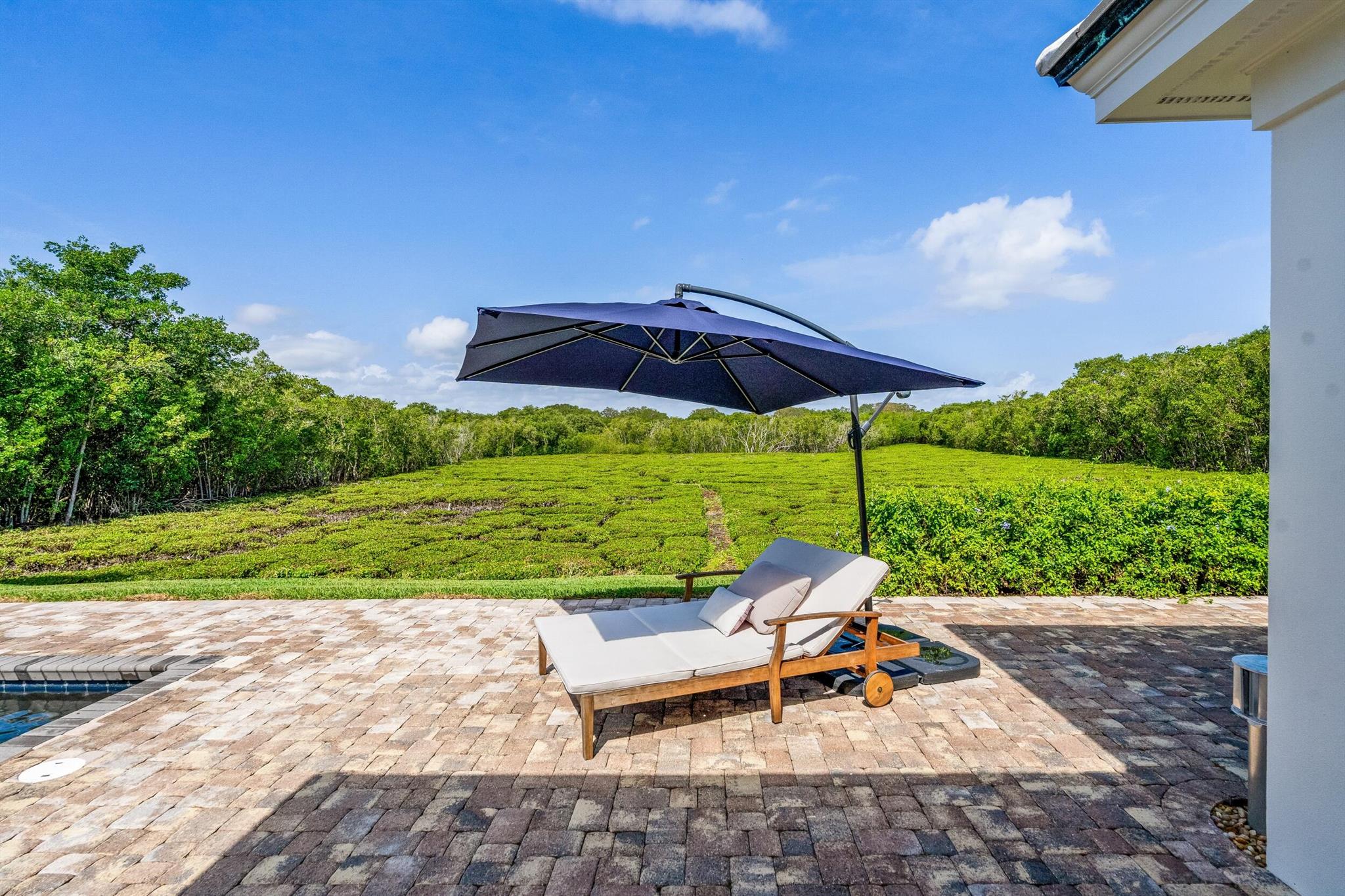 107 River Oak Dr Indian River Shores, FL 32963