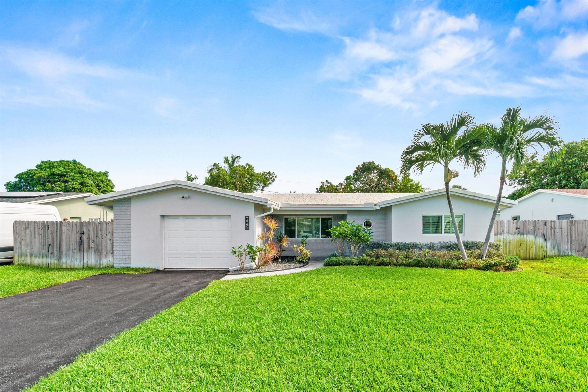 229 SW 5th St