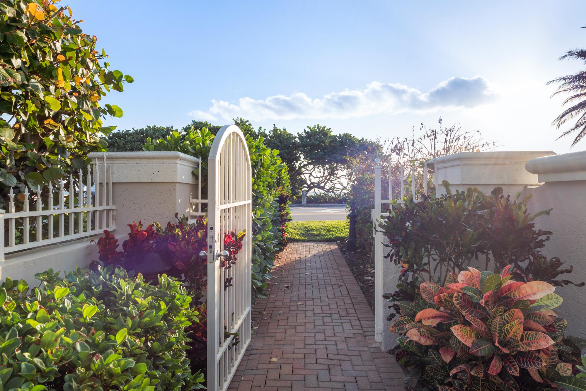 774 Seaview Dr Juno Beach, FL 33408