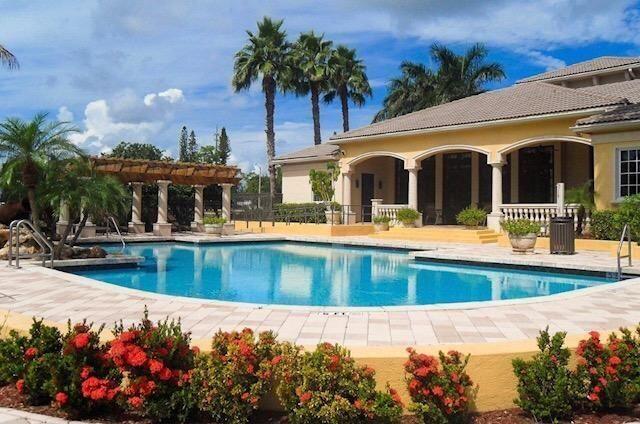 5600 N Flagler Dr #210