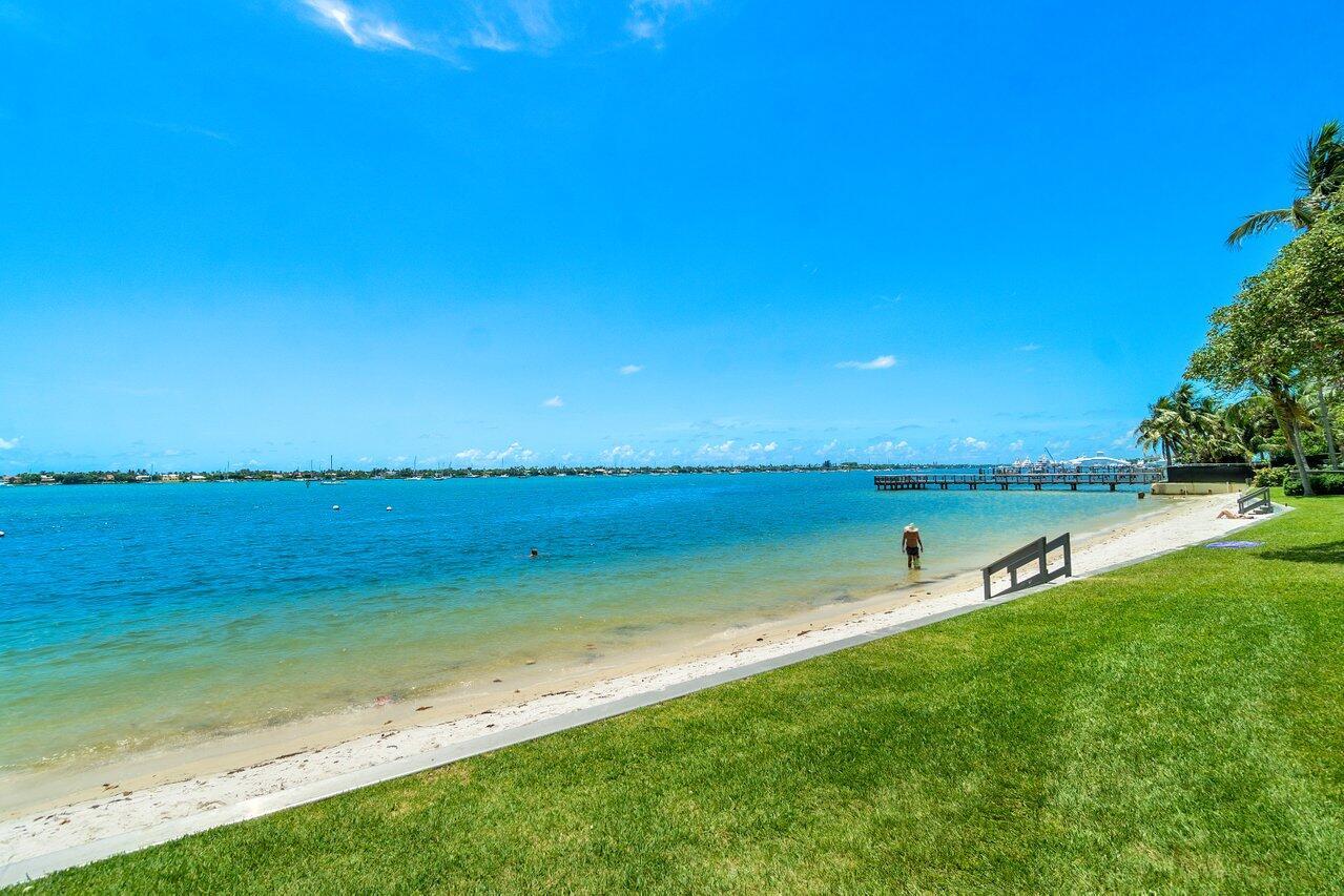 5600 N Flagler Dr #403