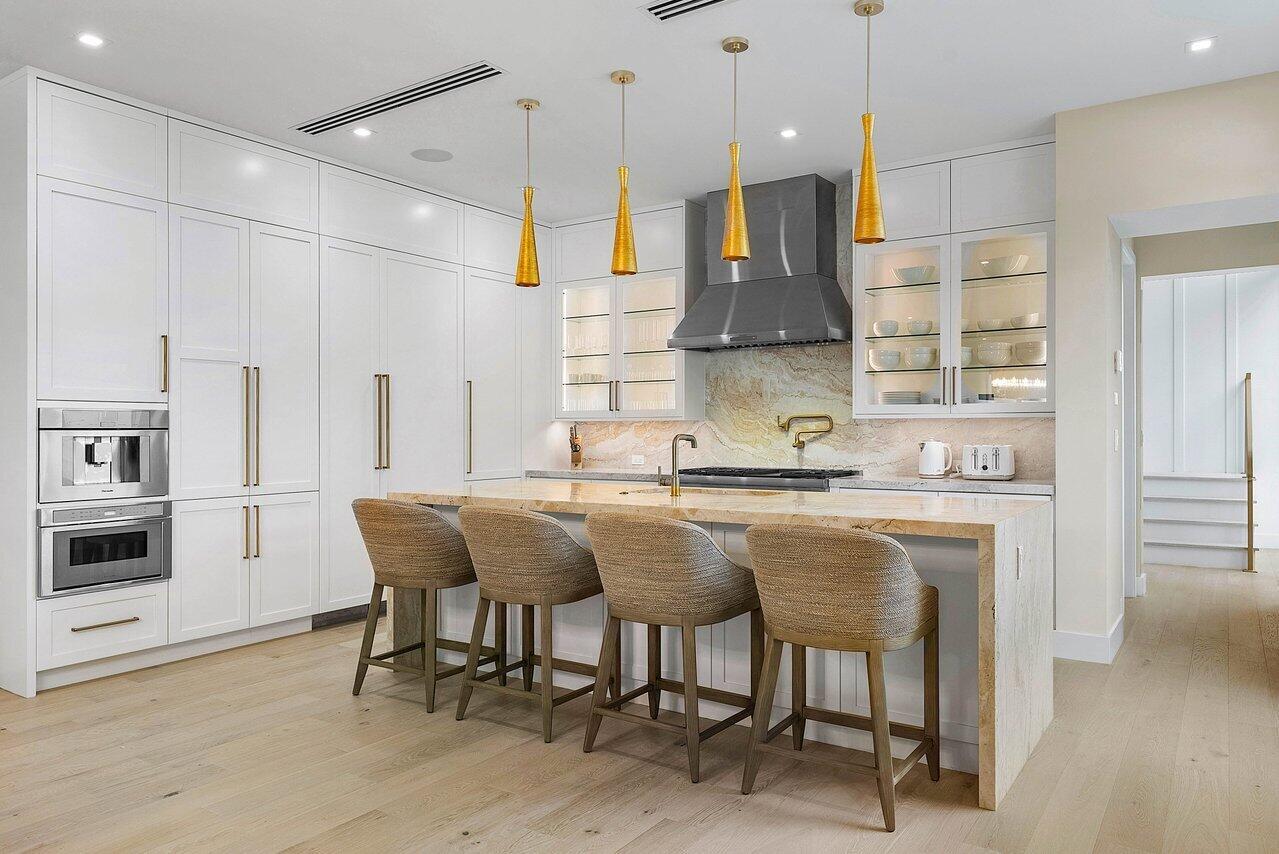 909 Bond Way Delray Beach, FL 33483