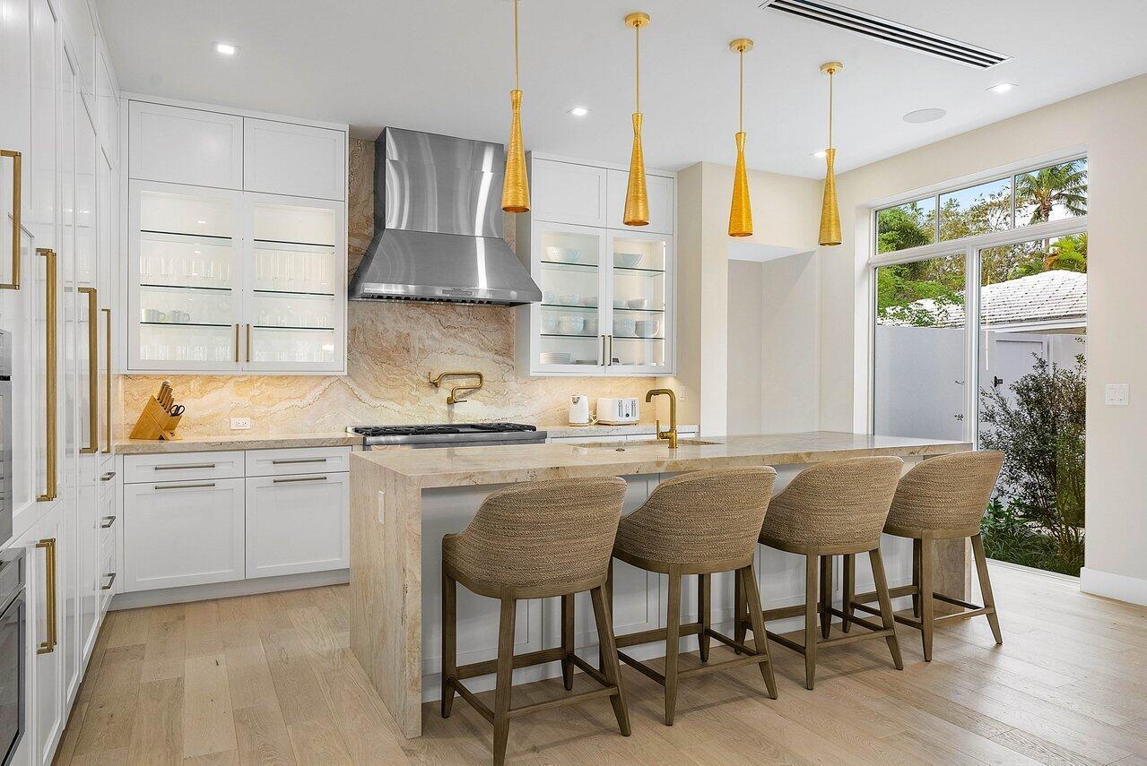 909 Bond Way Delray Beach, FL 33483