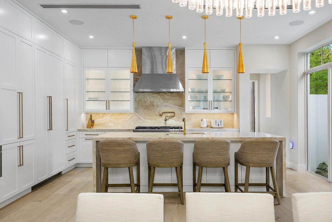 909 Bond Way Delray Beach, FL 33483