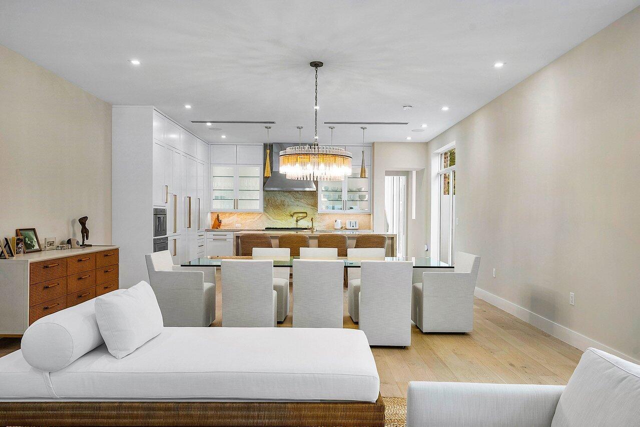 909 Bond Way Delray Beach, FL 33483