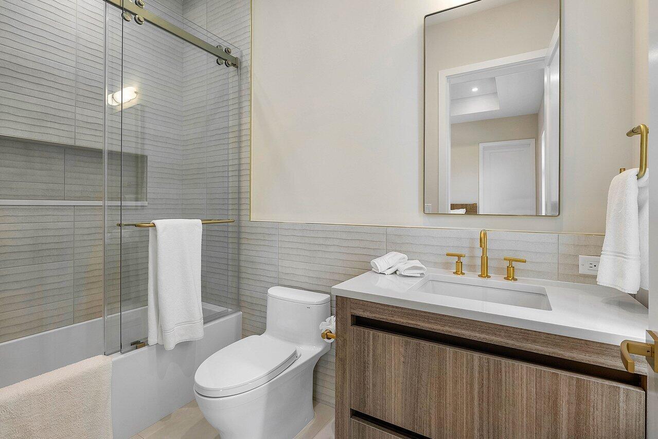 909 Bond Way Delray Beach, FL 33483