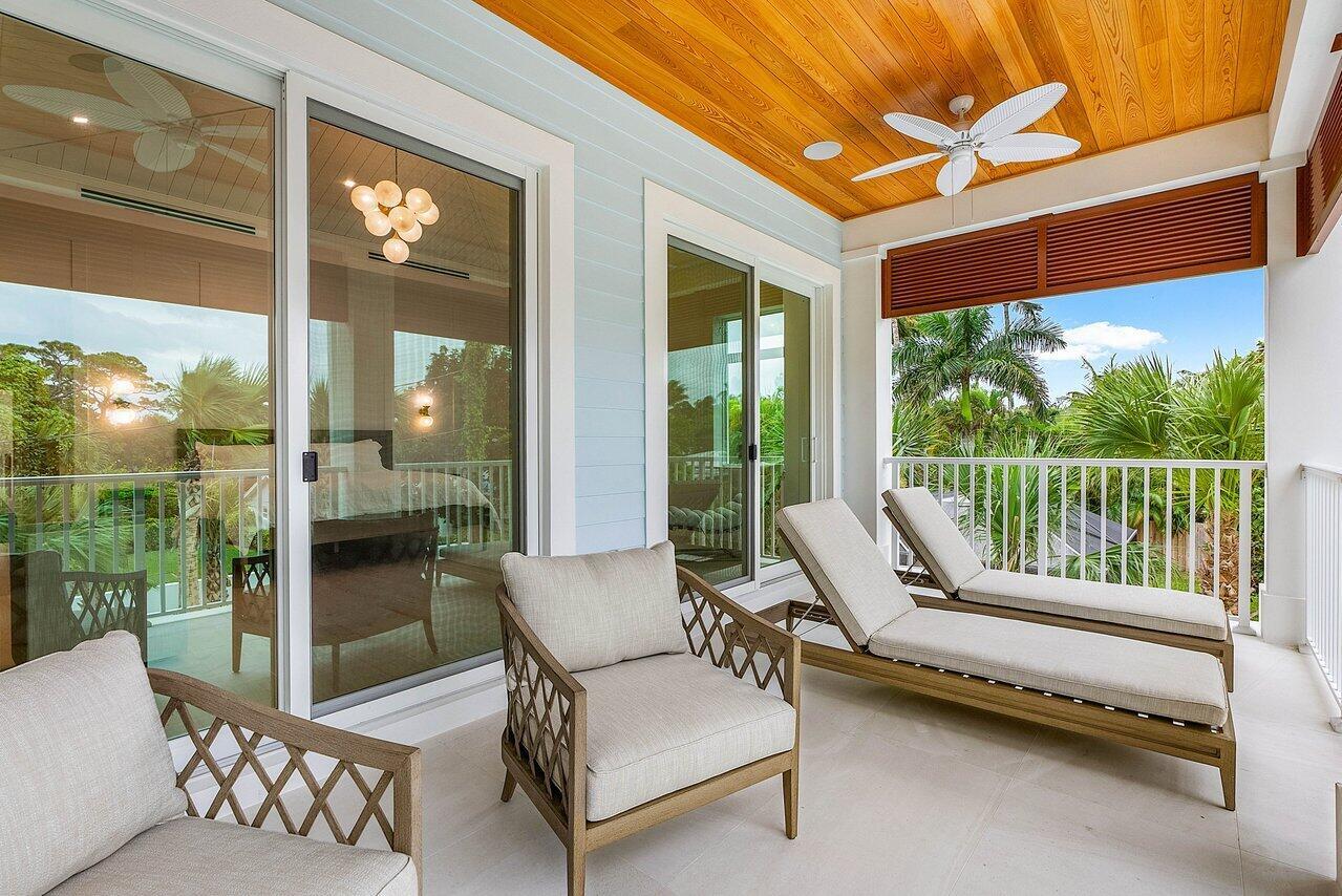 909 Bond Way Delray Beach, FL 33483