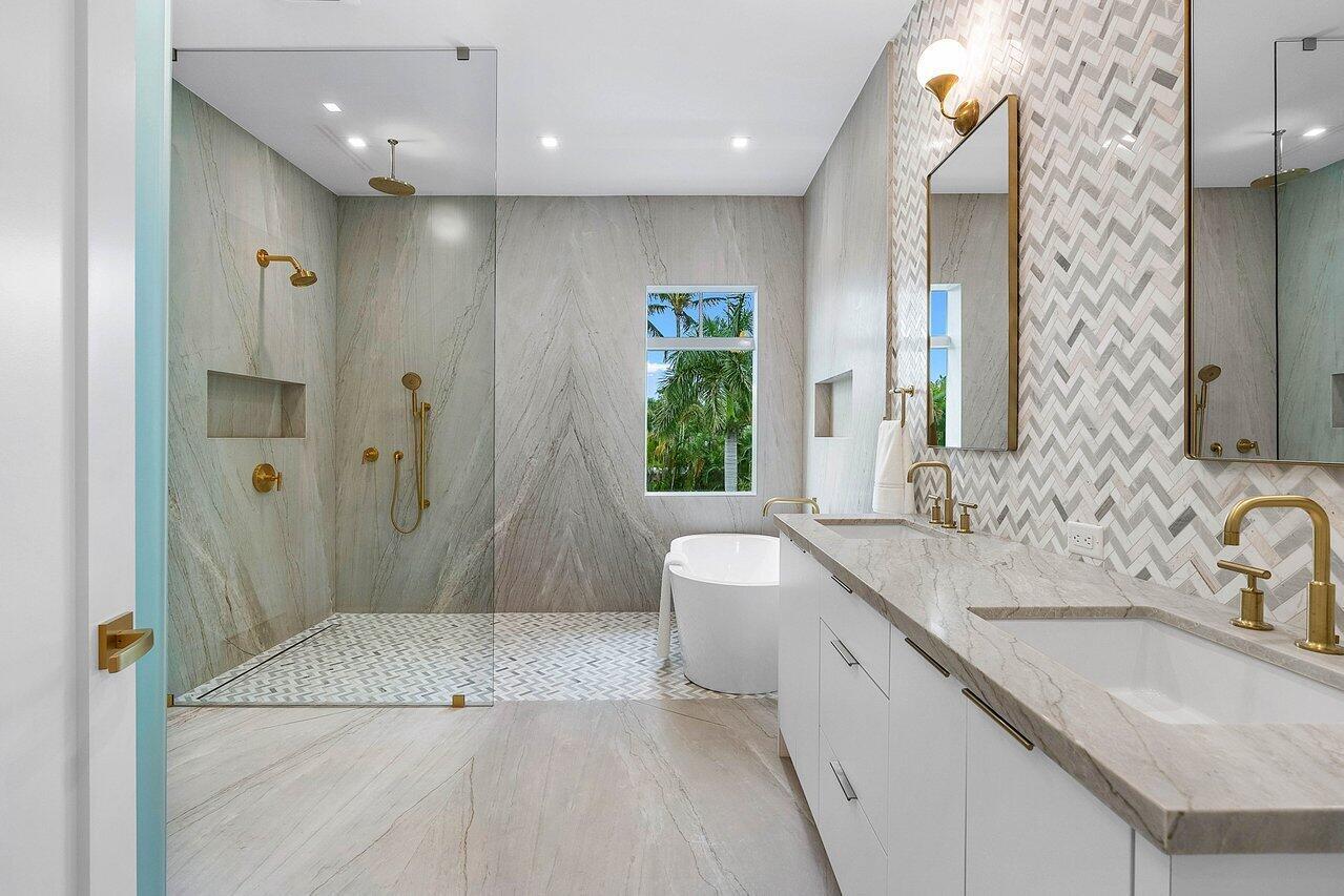 909 Bond Way Delray Beach, FL 33483