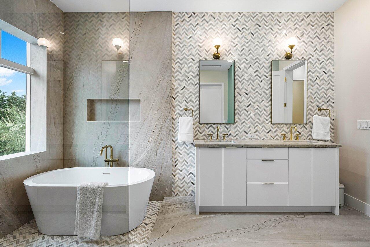 909 Bond Way Delray Beach, FL 33483