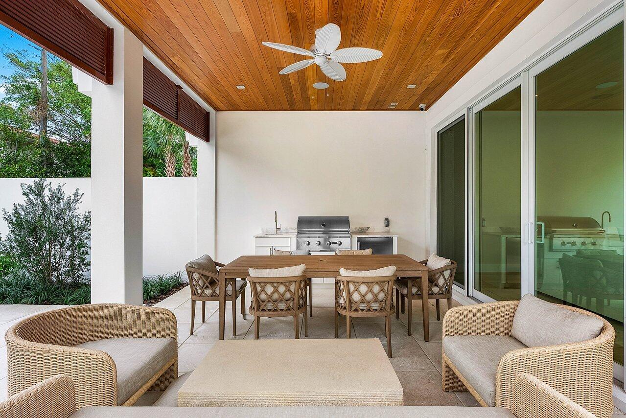 909 Bond Way Delray Beach, FL 33483