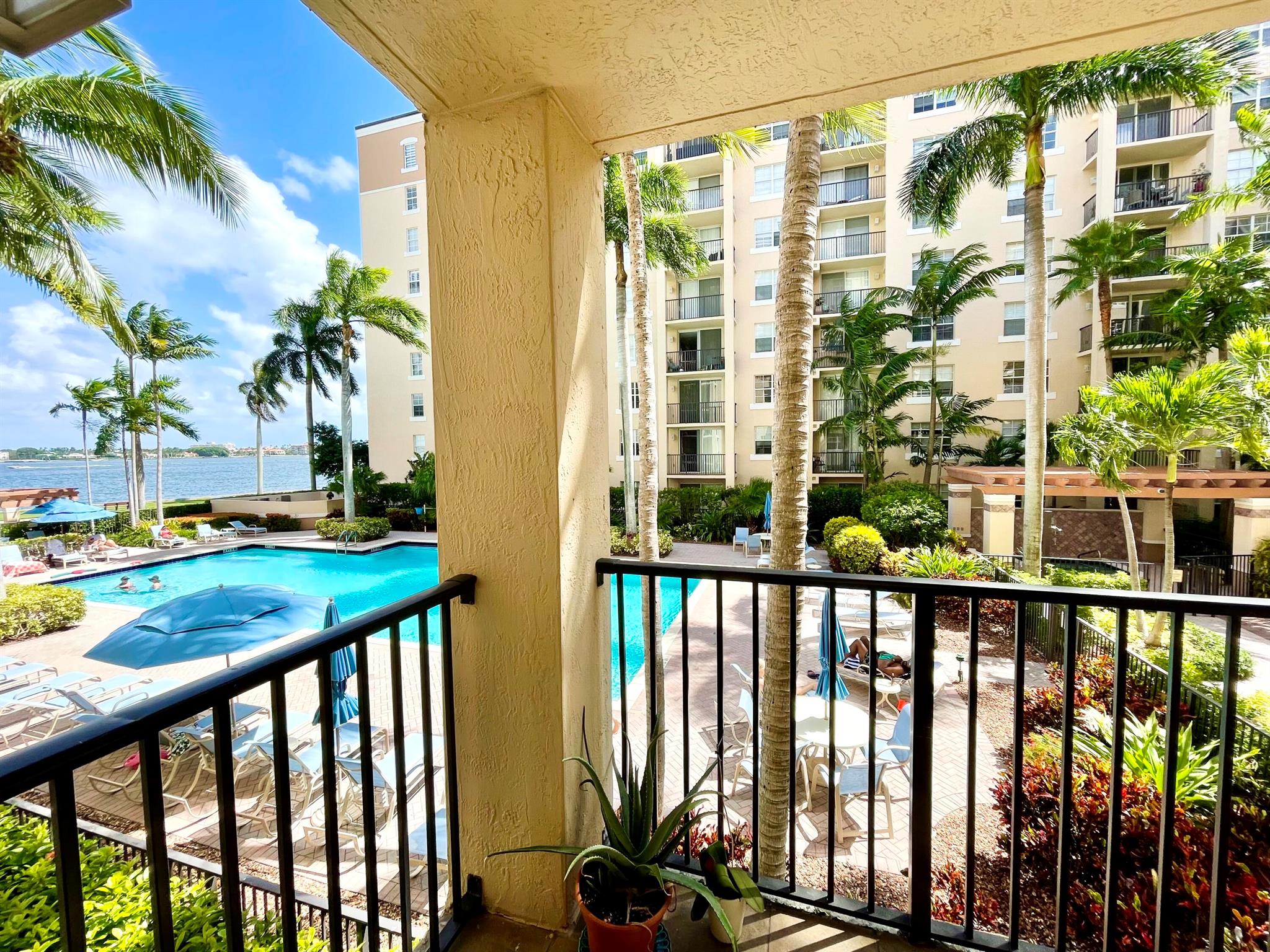 1801 N Flagler Dr #233