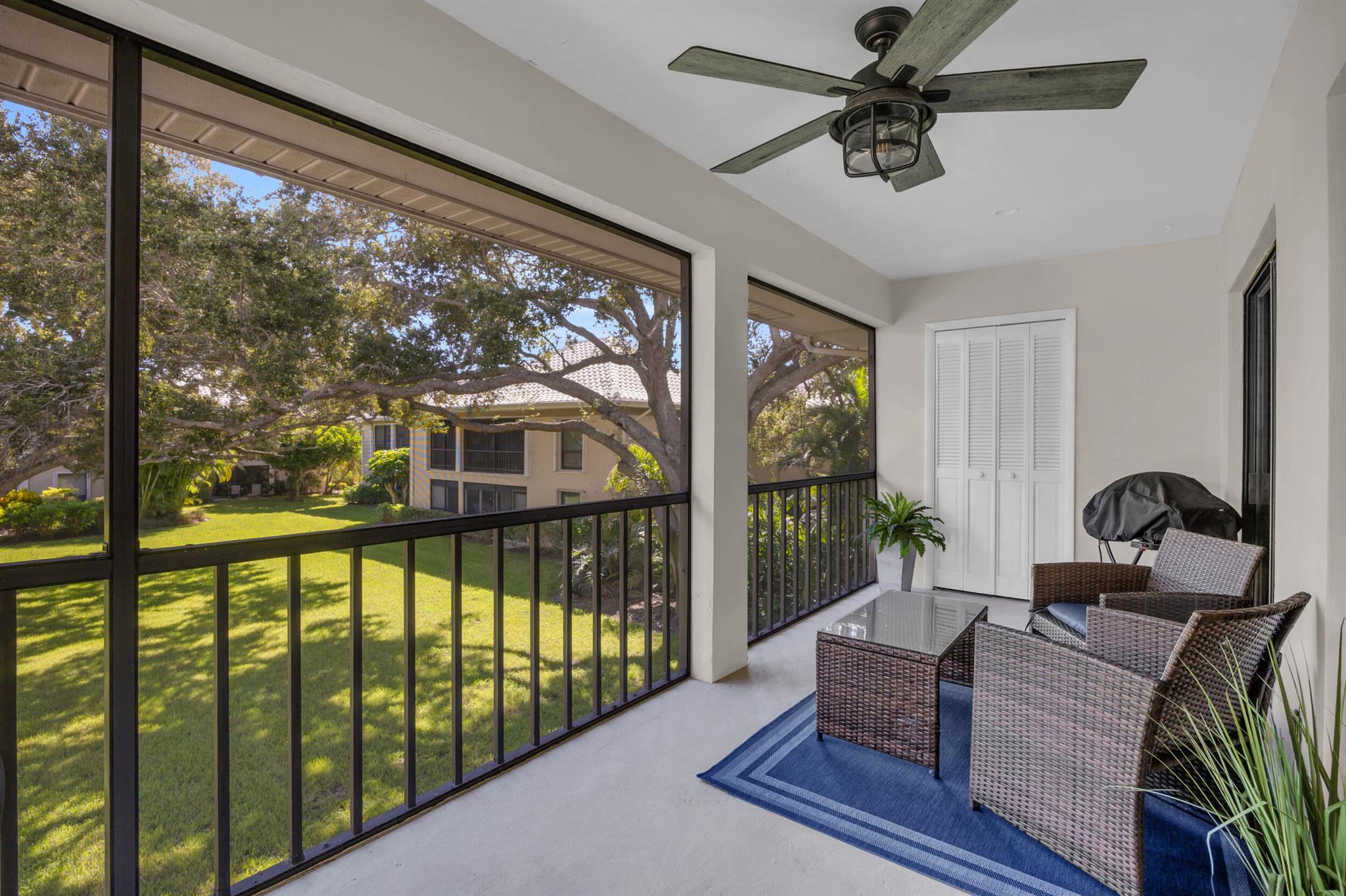 24 SE Turtle Crk Dr #F Tequesta, FL 33469