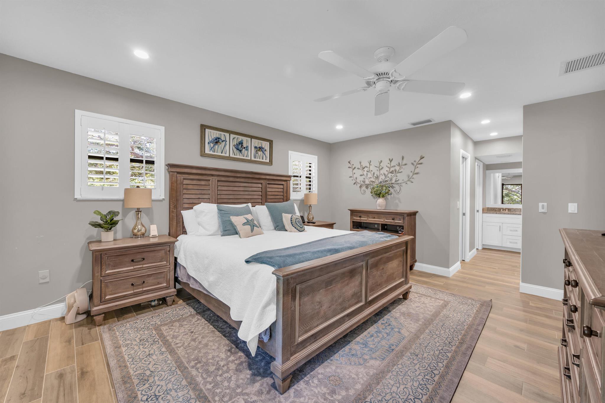 24 SE Turtle Crk Dr #F Tequesta, FL 33469