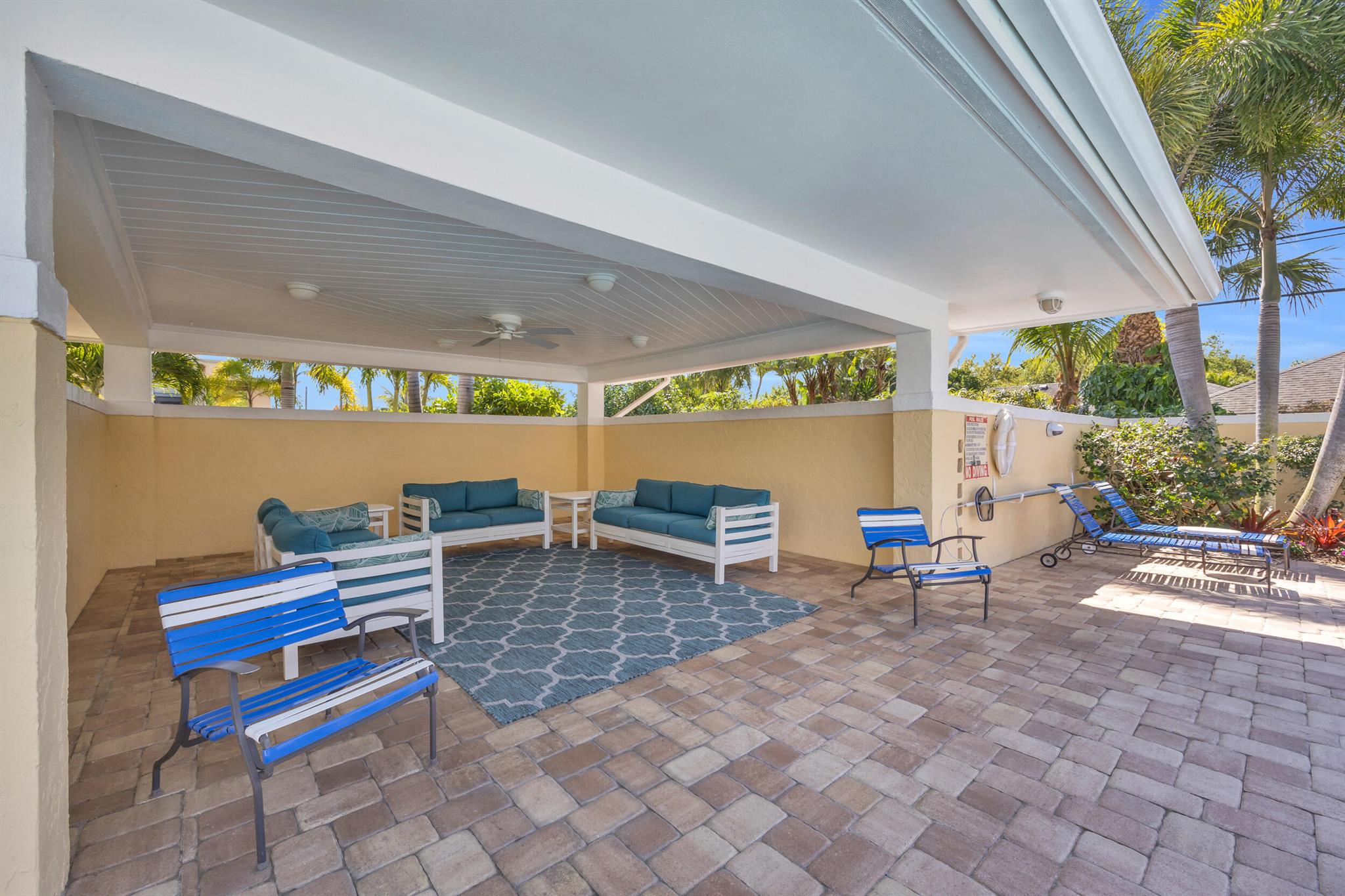 24 SE Turtle Crk Dr #F Tequesta, FL 33469