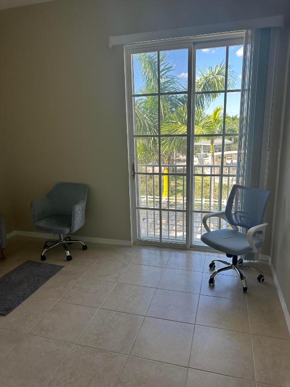 1200 Town Ctr #428 Jupiter, FL 33458
