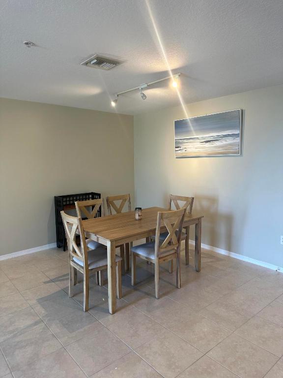 1200 Town Ctr #428 Jupiter, FL 33458