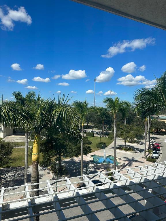 1200 Town Ctr #428 Jupiter, FL 33458