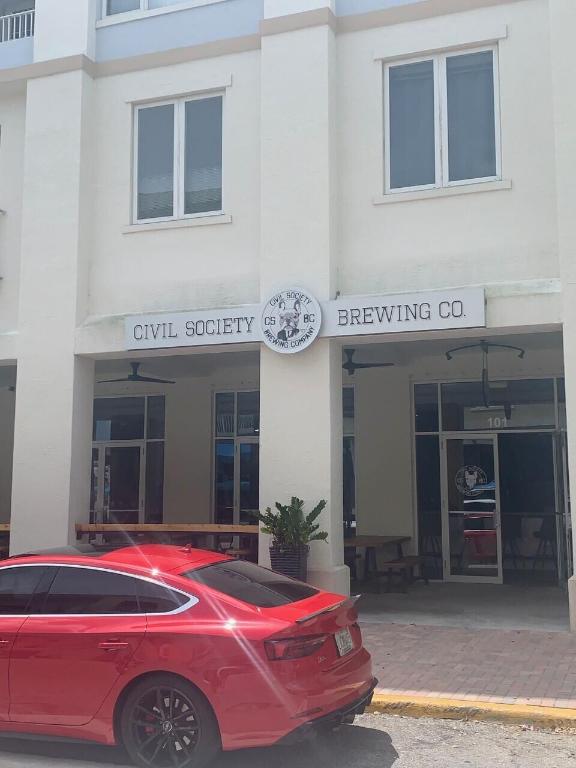 1200 Town Ctr #428 Jupiter, FL 33458