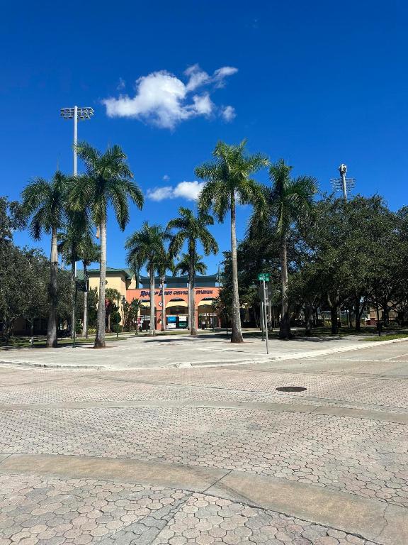 1200 Town Ctr #428 Jupiter, FL 33458