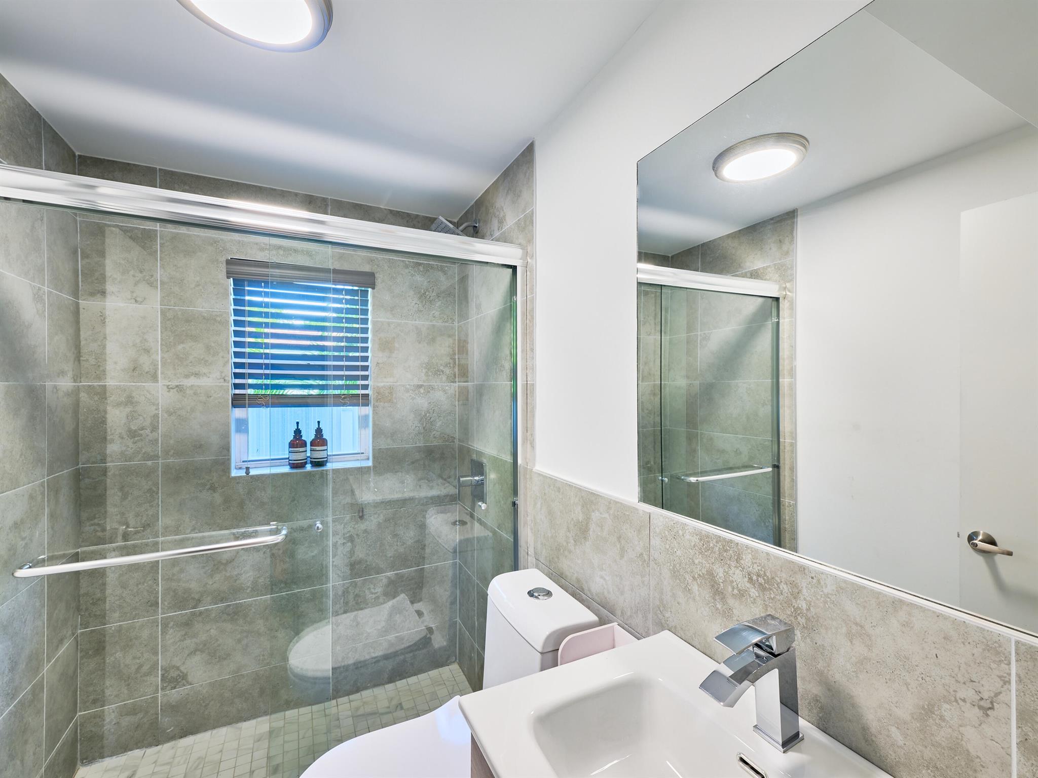 2020 Washington St #1-8 Hollywood, FL 33020